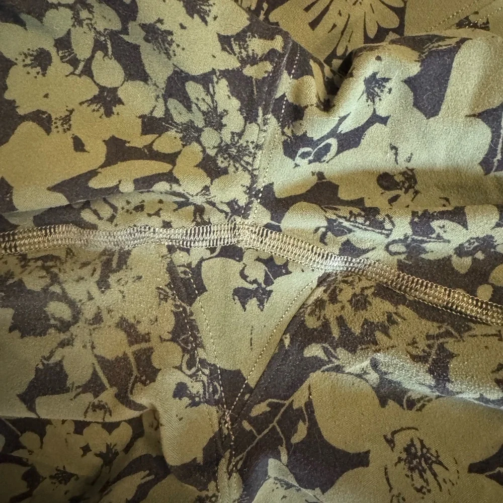 2/40 Lululemon All You Do Tight - Women’s 8 - Picture 10 of 11